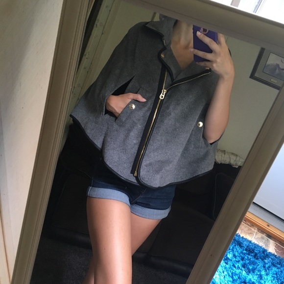 Juicy Couture Wool Poncho NEW - Picture 5 of 9